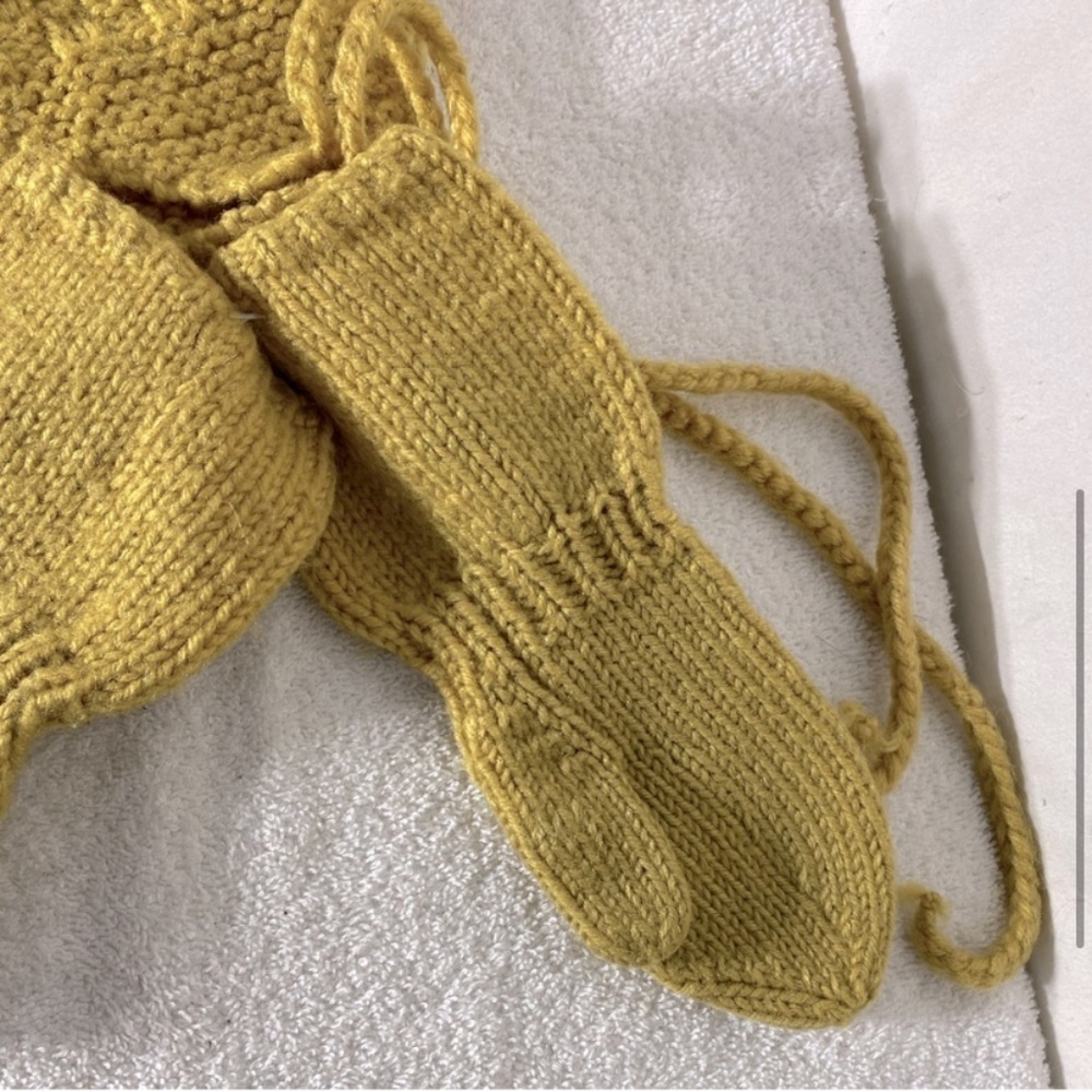 Vintage Handmade Mustard Brown Crochet Knit Winter Hat And Mitts Combo - Picture 5 of 11